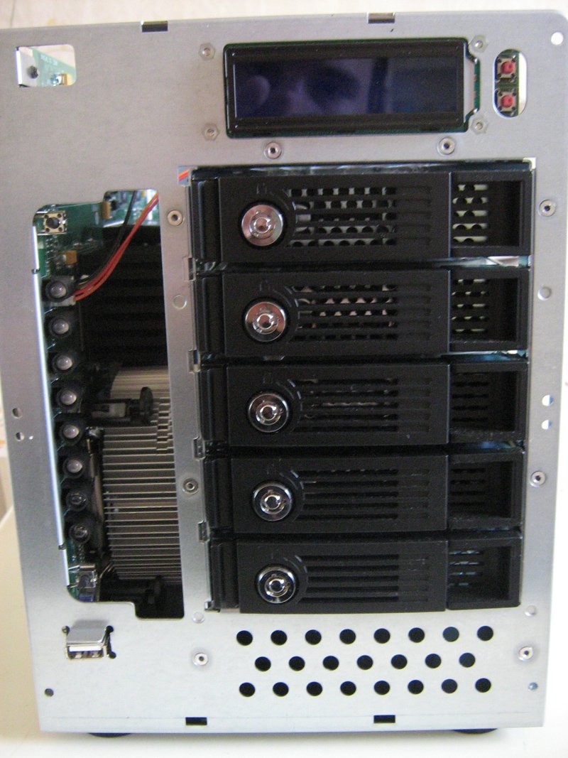 QNAP TS-509 Pro Review - The Inside | TechPowerUp